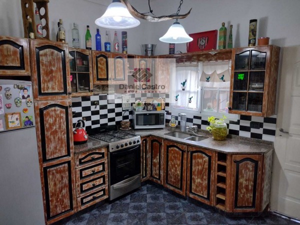 Hermosa casa 4 ambientes en ISIDRO CASANOVA