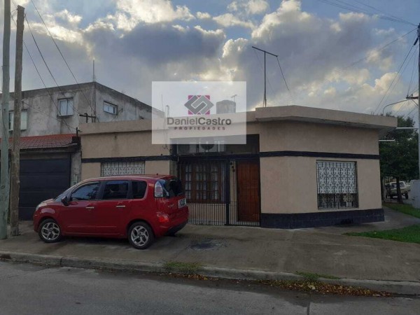 Hermosa casa 4 ambientes en ISIDRO CASANOVA