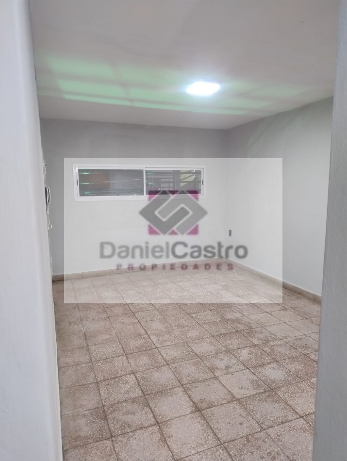 Casa 4 ambientes con Cochera , Apto Credito , zona Glew