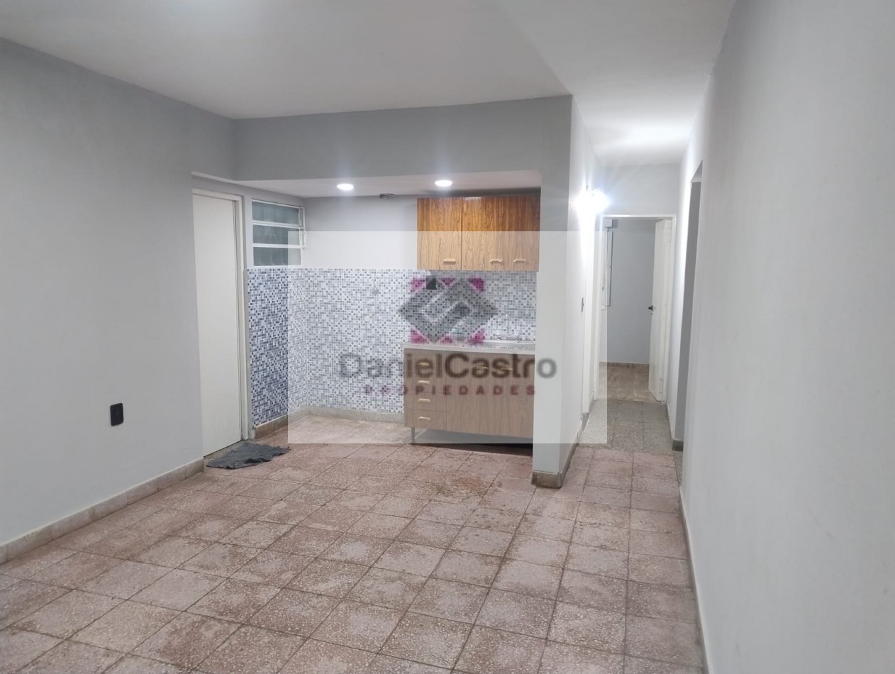 Casa 4 ambientes con Cochera , Apto Credito , zona Glew