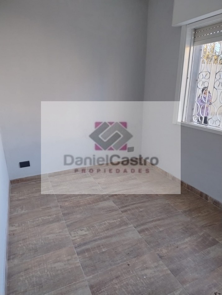 Casa 4 ambientes con Cochera , Apto Credito , zona Glew