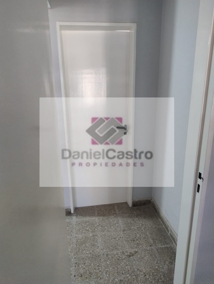 Casa 4 ambientes con Cochera , Apto Credito , zona Glew