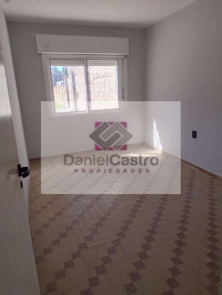 Casa 4 ambientes con Cochera , Apto Credito , zona Glew