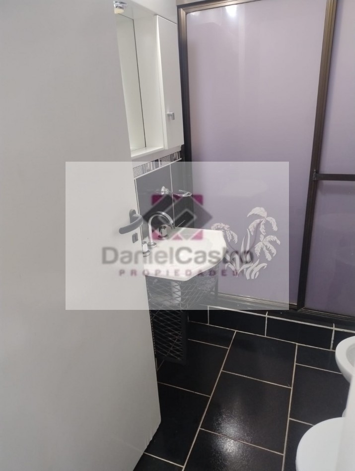 Casa 4 ambientes con Cochera , Apto Credito , zona Glew