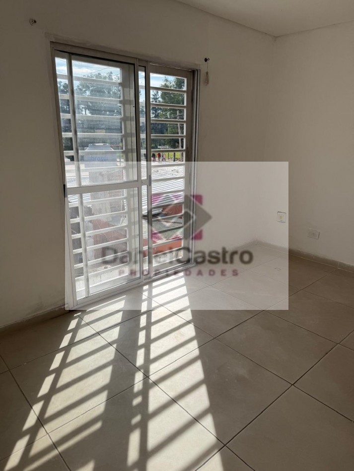 OPORTUNIDAD - 6 DEPARTAMENTOS EN BLOQUE - VENTA