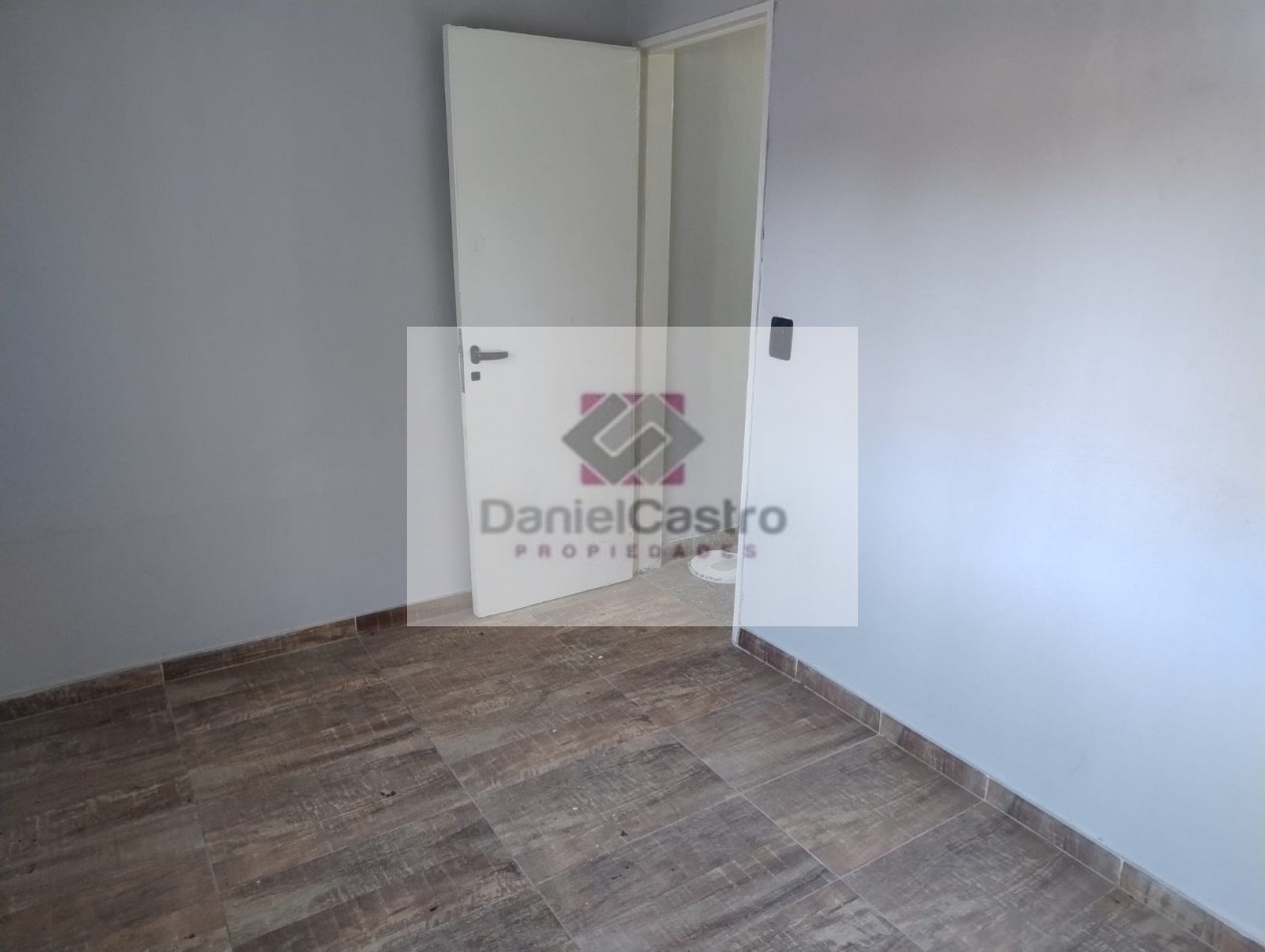 Casa 4 ambientes con Cochera , Apto Credito , zona Glew