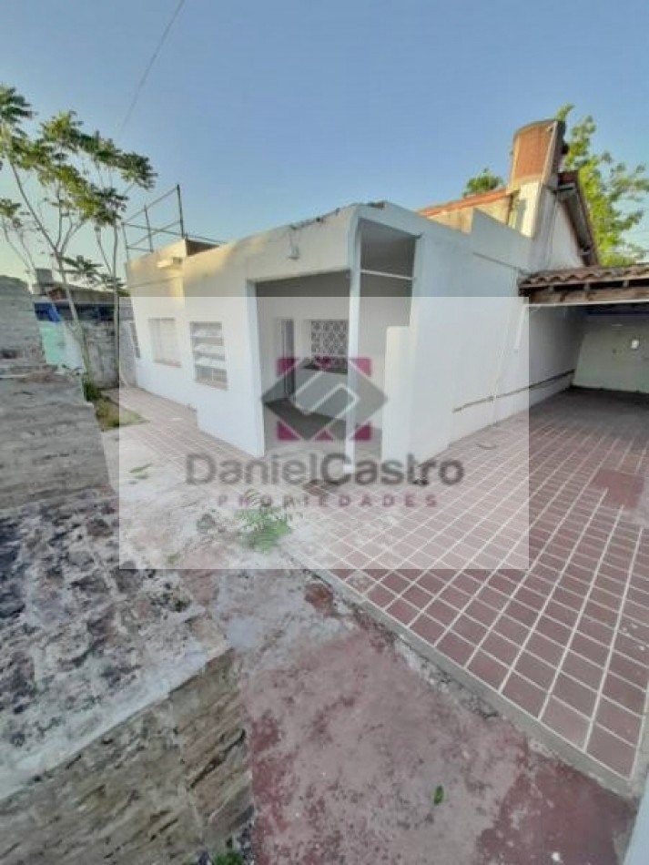 Chalet APTO CREDITO , zona Moron .