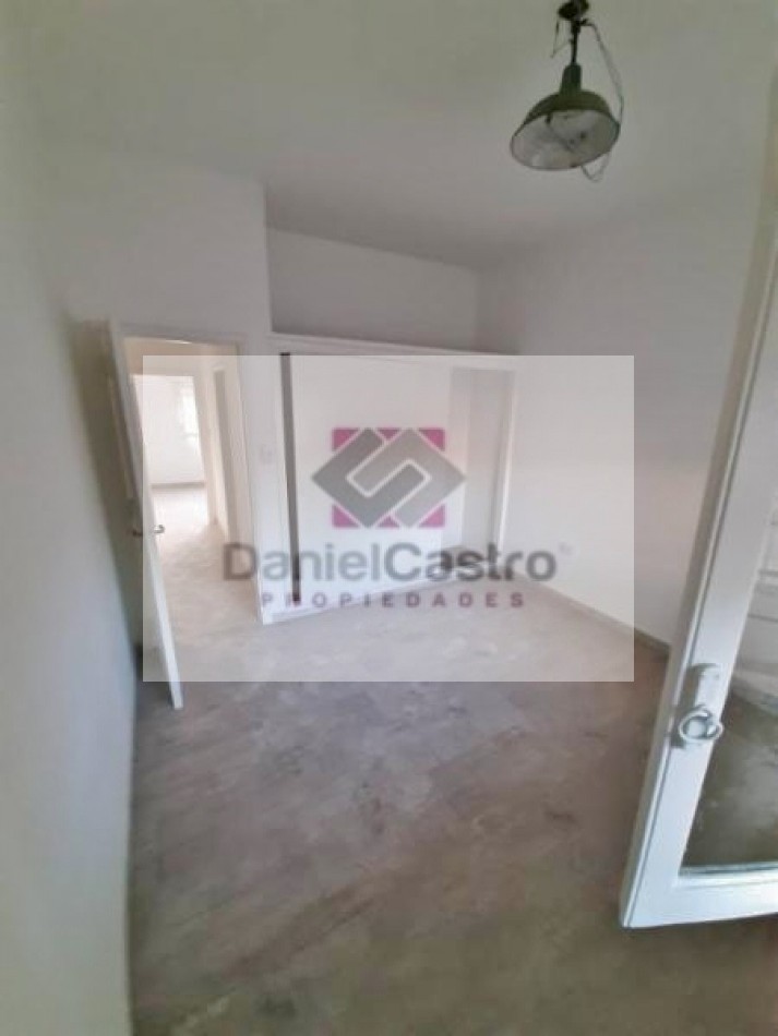 Chalet APTO CREDITO , zona Moron .