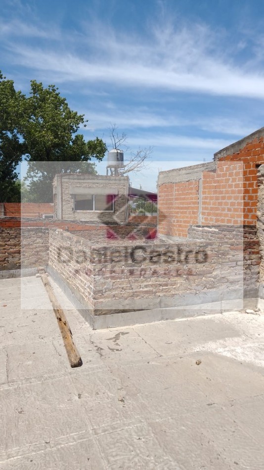 OPORTUNIDAD !! CASA A RECICLAR 