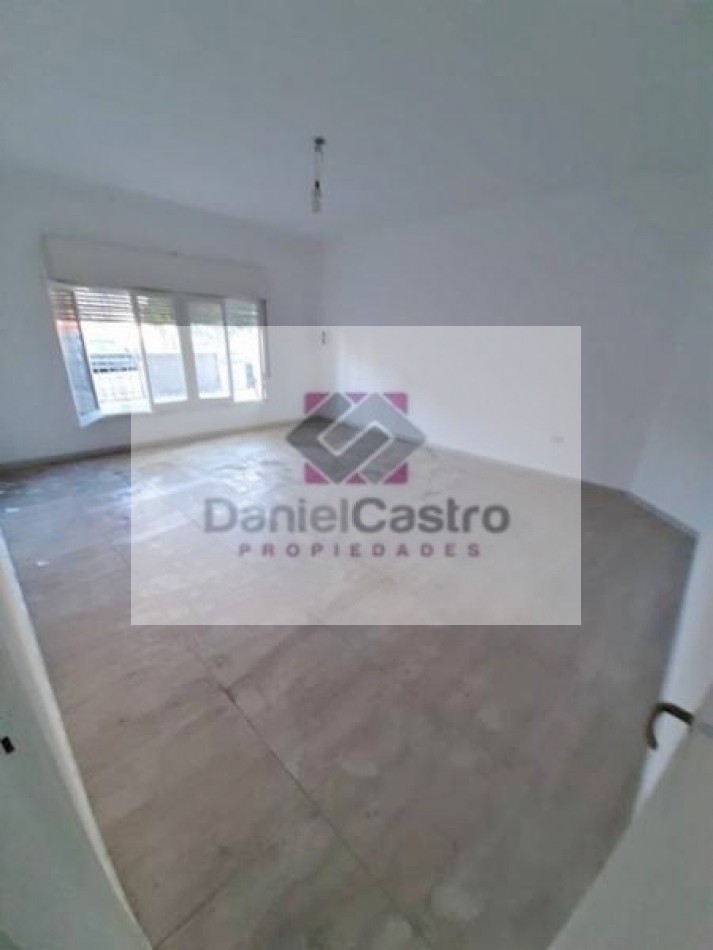 Chalet APTO CREDITO , zona Moron .