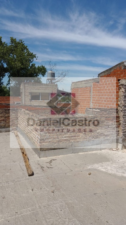 OPORTUNIDAD !! CASA A RECICLAR 