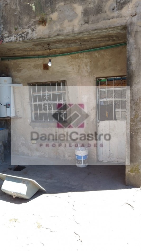 OPORTUNIDAD !! CASA A RECICLAR 