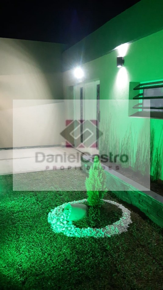 Casa 4 ambientes con Cochera , Apto Credito , zona Glew