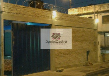 Terreno con estacionamiento .